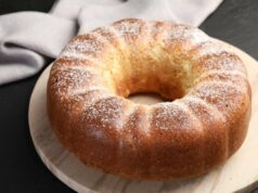 Старомоден куглоф од гриз кој нема подобар вкус: Најдобар е кога стои и се топи во устата