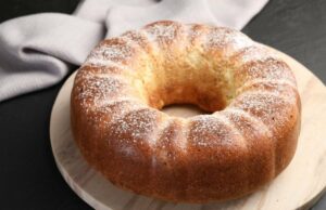 Старомоден куглоф од гриз кој нема подобар вкус: Најдобар е кога стои и се топи во устата