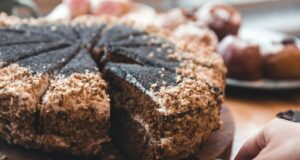 Посна торта од плазма со афион: Брзо се прави и исчезнува од чинијата уште побрзо