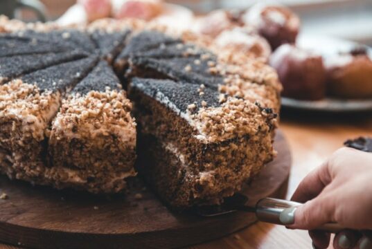 Посна торта од плазма со афион: Брзо се прави и исчезнува од чинијата уште побрзо