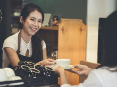 Овие симптоми укажуваат дека пиете премногу кафе