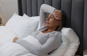Менопауза и несоница: Зошто хормоните ги нарушуваат природните ритми на спиење – Жени во тивок пекол
