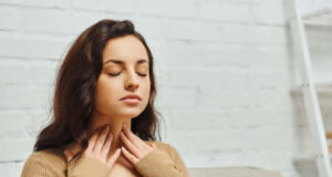 Хипотироидизам: 10 рани симптоми што жените најчесто ги припишуваат на стресот