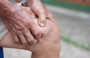 Само една лажица и зглобовите ќе ви бидат како намастени: Чини само 50 денари, а прави чуда