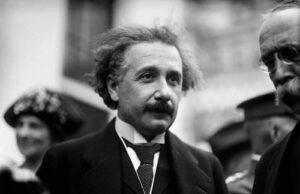Ајнштајн открил како да се постигне среќа: Пред 100 години, тој сè сумирал во две реченици