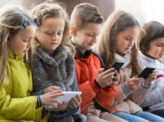 Децата ја губат способноста за критичко размислување поради прекумерна употреба на вештачка интелигенција