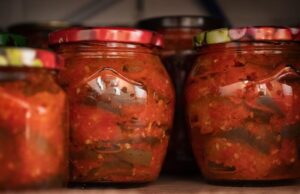 3 испробани трикови за вкусна ловечка салата: На овој начин ќе има феноменален вкус и нема да се претвори во каша