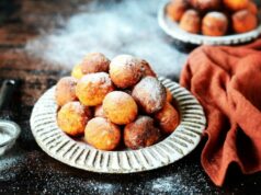 Слатки топчиња од јаболка: Вкусни и меки како душа, а се готови за кратко време