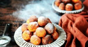 Слатки топчиња од јаболка: Вкусни и меки како душа, а се готови за кратко време